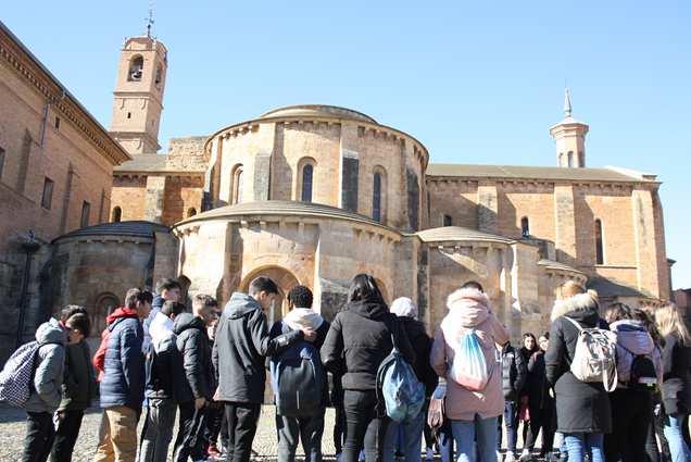 El alumnado de 2º ESO del IES Alhama de Corella visitan Fitero y su monasterio.